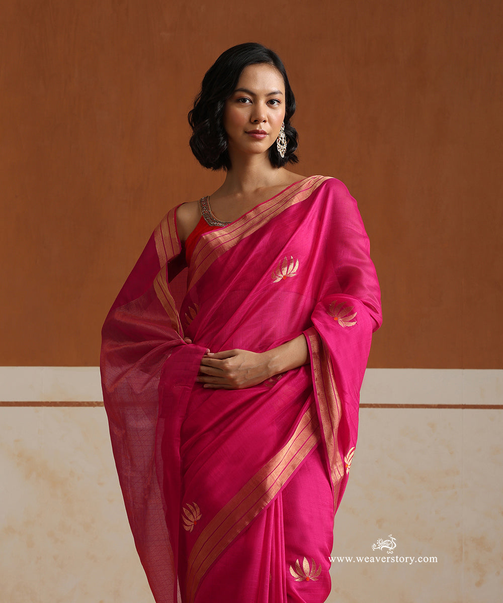 Handloom_Rani_Pink_Pure_Soft_Cotton_Chanderi_Saree_With_Gold_Flower_Booti_With_Orange_Meena_And_Gold_Border_WeaverStory_02