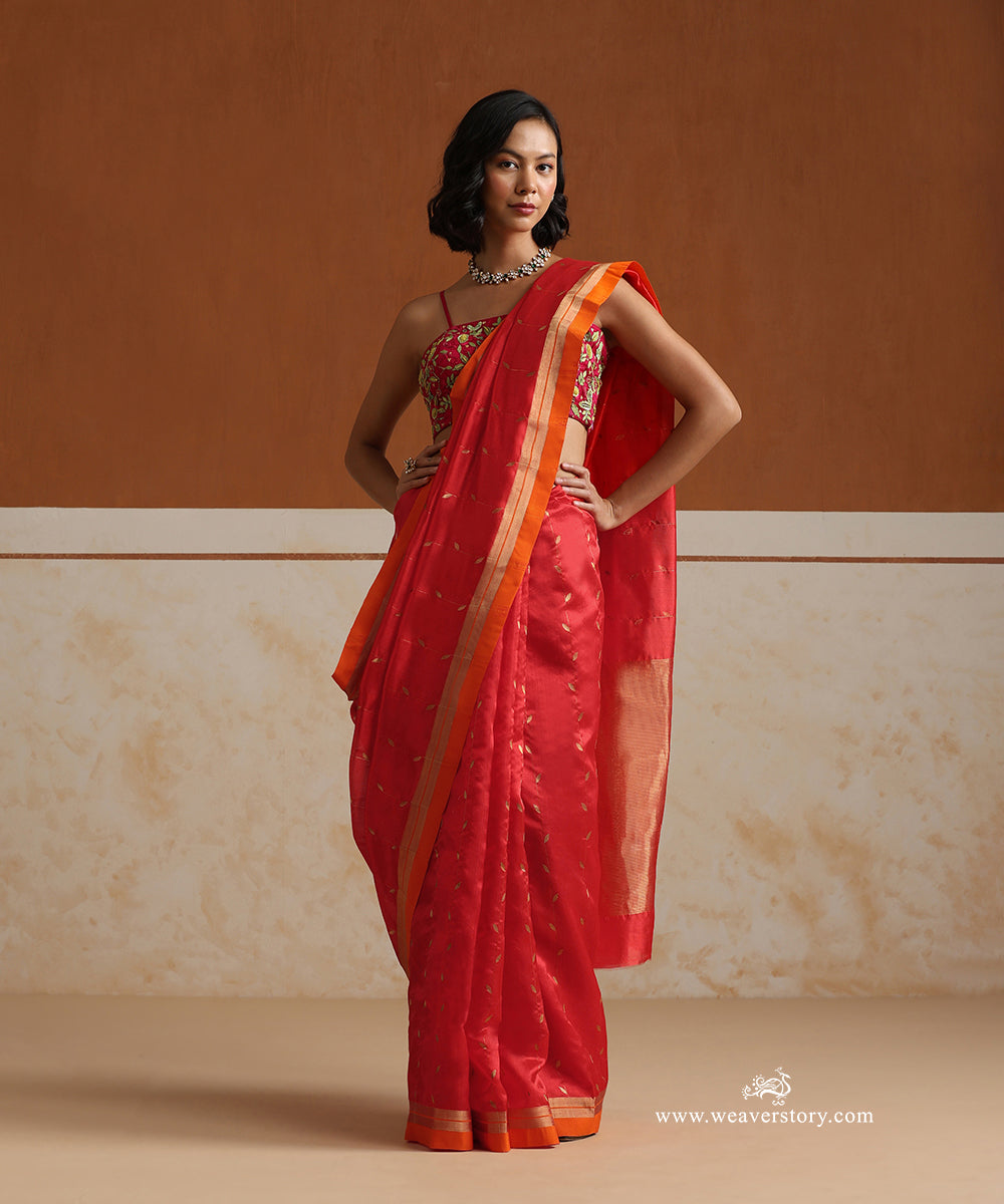 Handloom_Red_Pure_Silk_Chanderi_Saree_With_Gold_Leaf_Lines_And_Orange_Border_WeaverStory_01