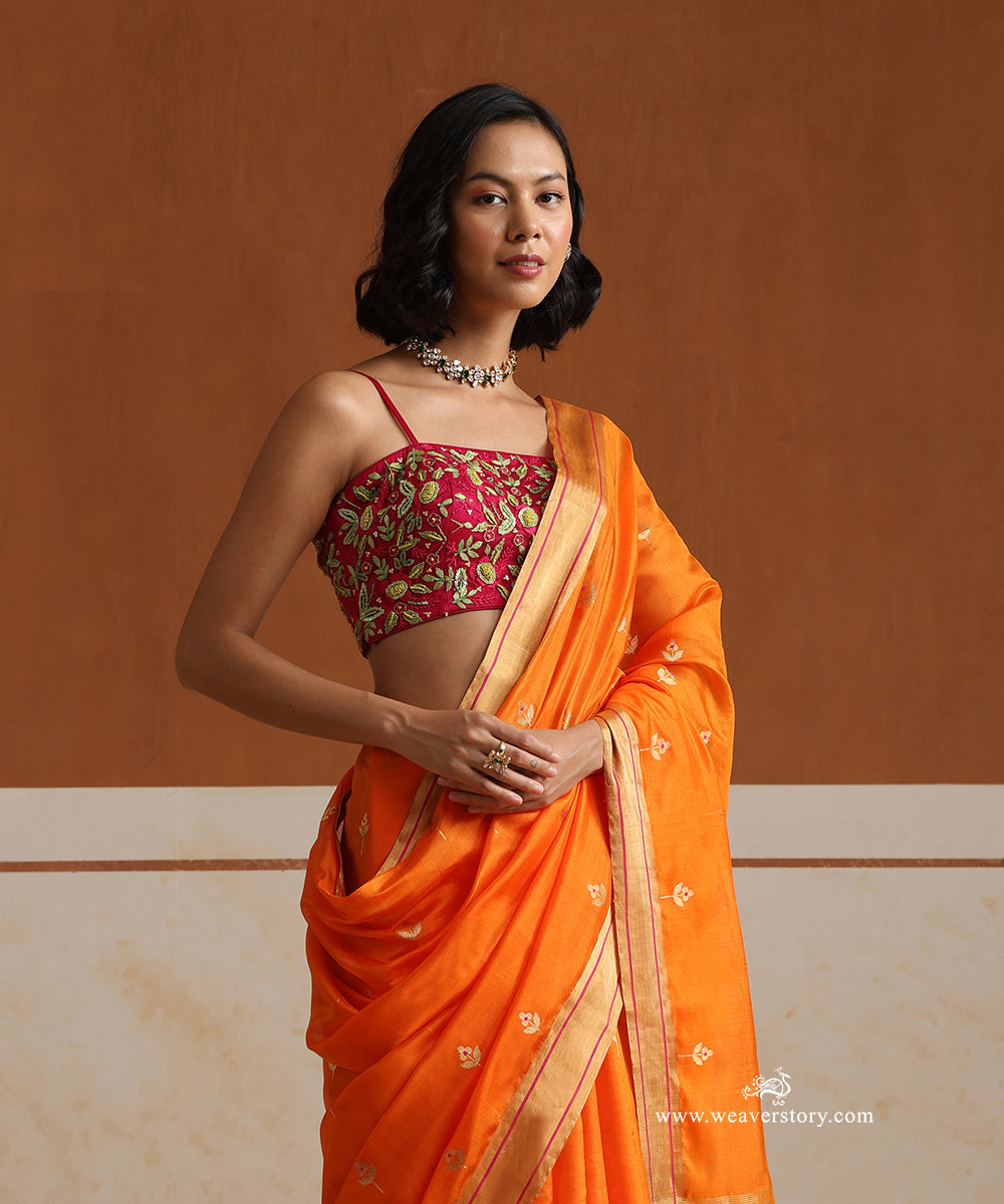 Handloom_Orange_Pure_Silk_Chanderi_Saree_With_Pink_Meena_Flower_Motifs_And_Gold_Zari_Border_With_Pink_Line_WeaverStory_02