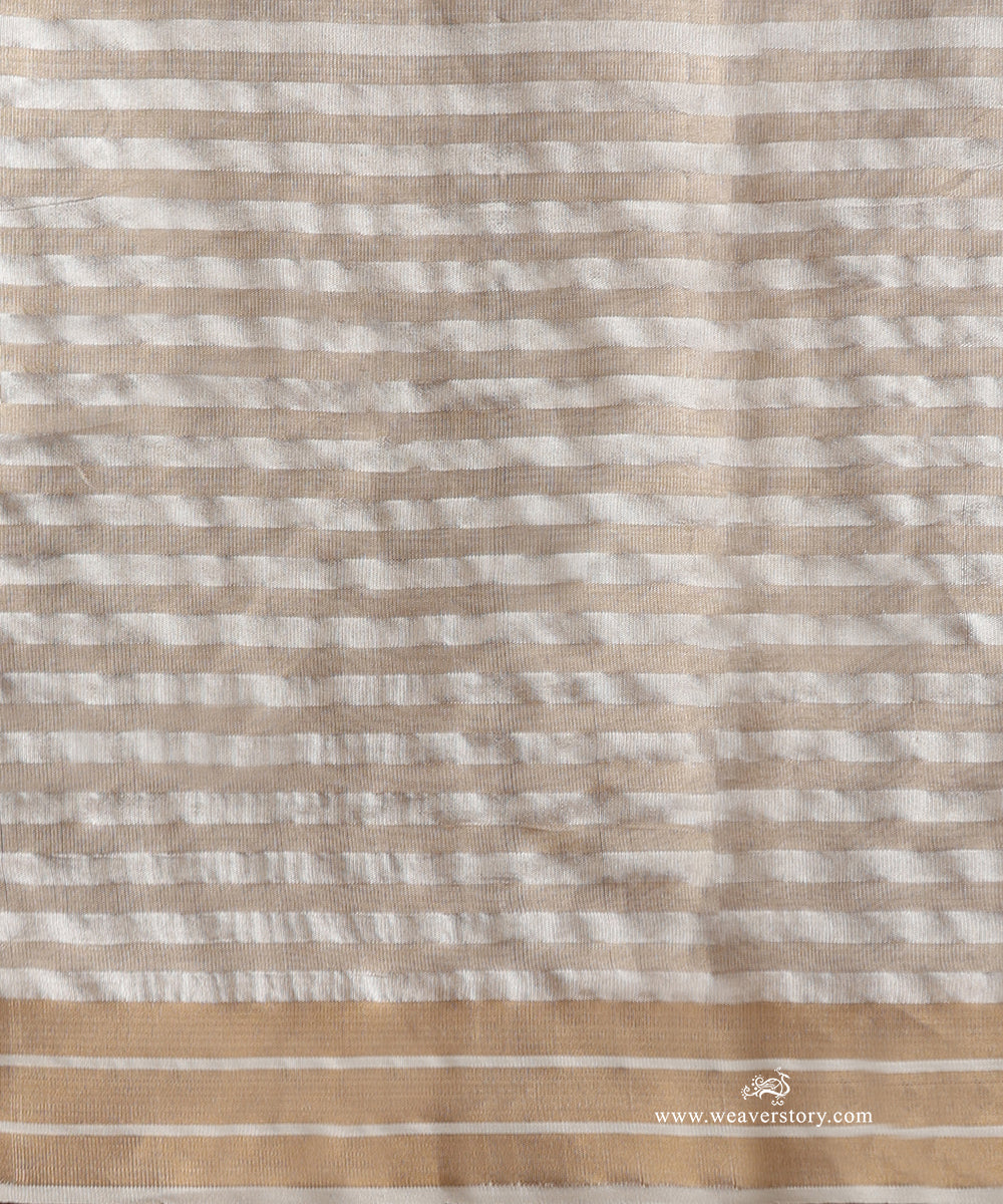 Handloom_Off_White_Pure_Silk_Chanderi_Saree_With_Gold_Lines_And_Small_Gold_Zari_Flower_WeaverStory_05