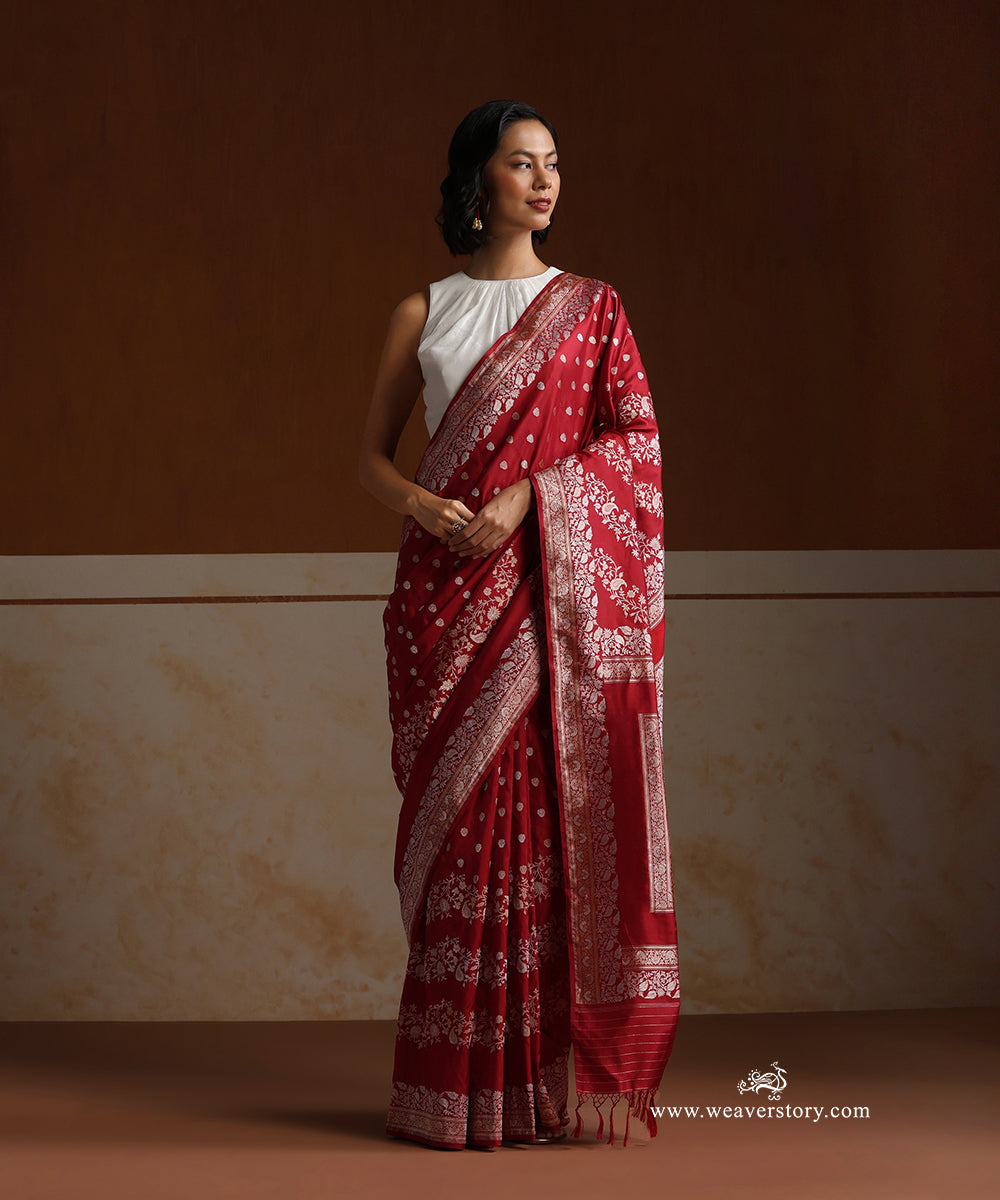 Red_Handloom_Pure_Katan_Silk_Banarasi_Saree_With_Gold_Silver_Floral_Aada_Jaal_Open_Border_Saree_WeaverStory_01