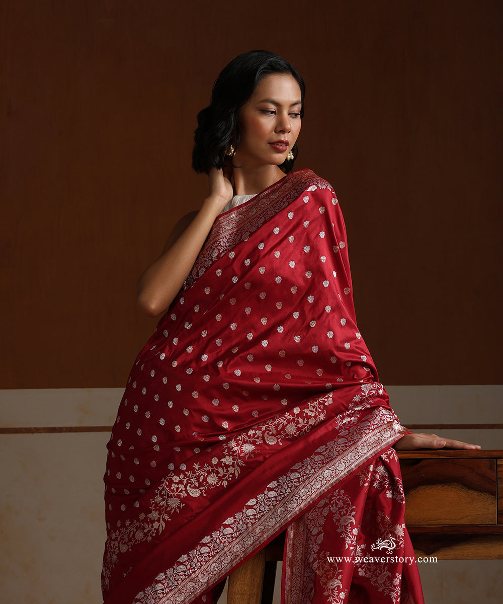 Red_Handloom_Pure_Katan_Silk_Banarasi_Saree_With_Gold_Silver_Floral_Aada_Jaal_Open_Border_Saree_WeaverStory_02