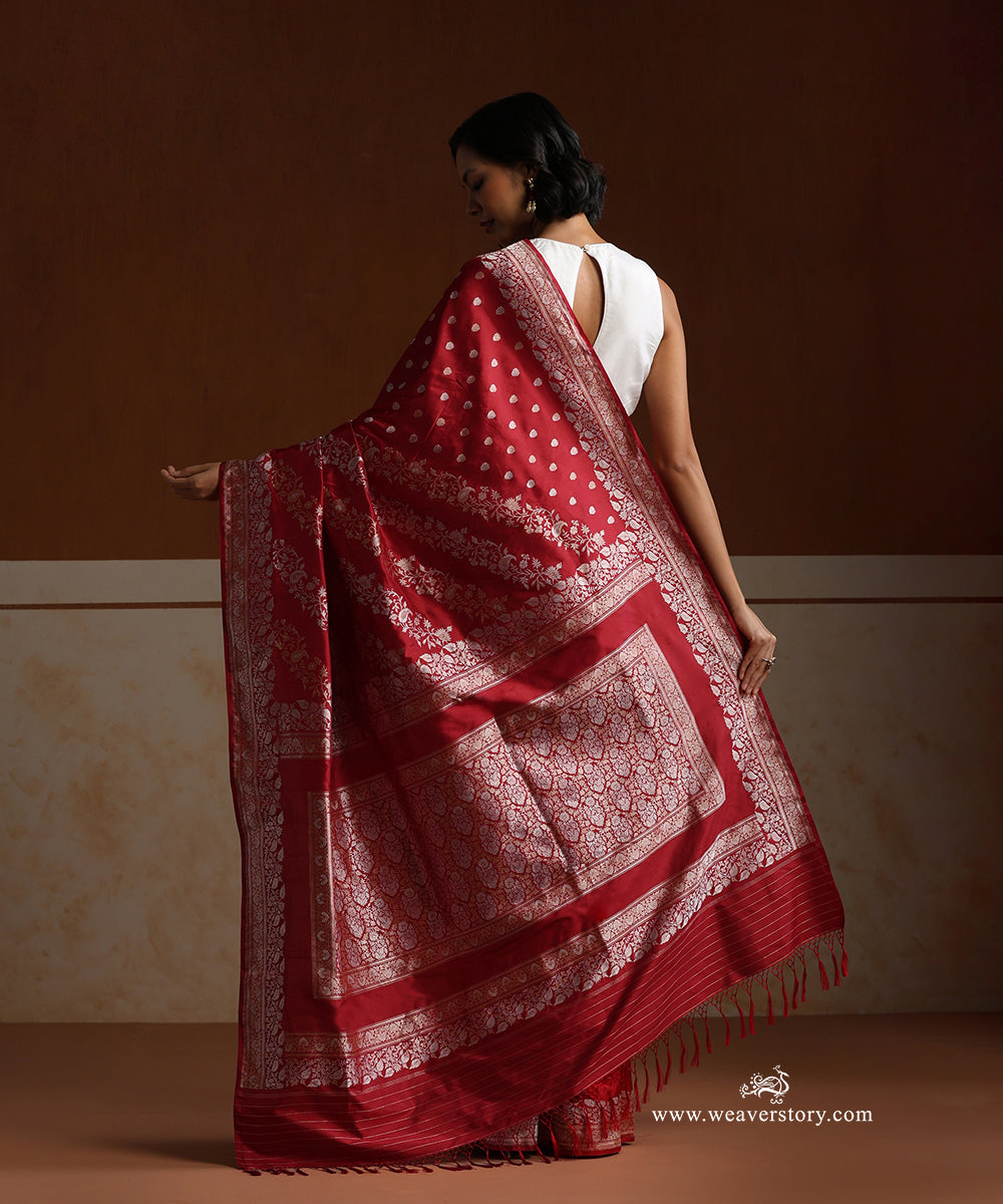 Red_Handloom_Pure_Katan_Silk_Banarasi_Saree_With_Gold_Silver_Floral_Aada_Jaal_Open_Border_Saree_WeaverStory_03