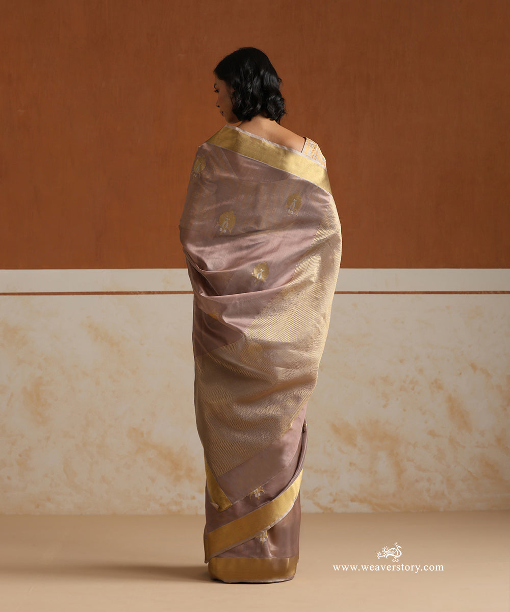 Light_Mauve_Handloom_Pure_Silk_Chanderi_Saree_With_Gold_Zari_Flowers_Boota_And_Gold_Saffron_Border_WeaverStory_03