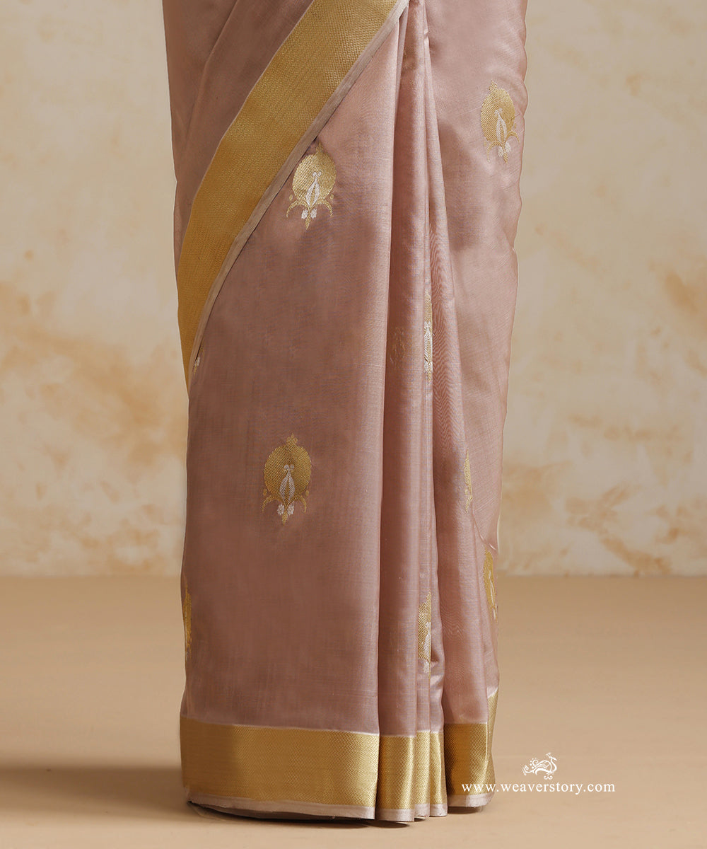 Light_Mauve_Handloom_Pure_Silk_Chanderi_Saree_With_Gold_Zari_Flowers_Boota_And_Gold_Saffron_Border_WeaverStory_04