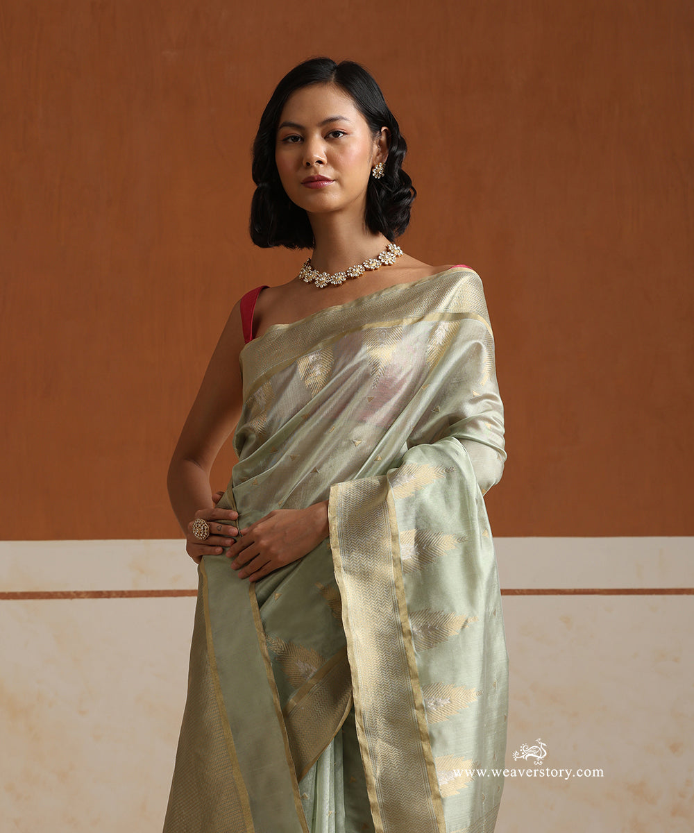 Pastel_Green_Handloom_Pure_Silk_Chanderi_Saree_With_Temple_Border_WeaverStory_02