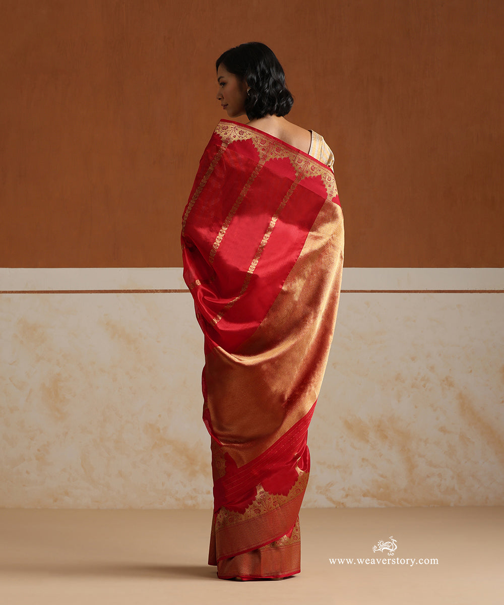 Red_Handloom_Pure_Silk_Chanderi_Saree_With_Gold_Flower_Bel_And_Havy_Saffron_Border_WeaverStory_03