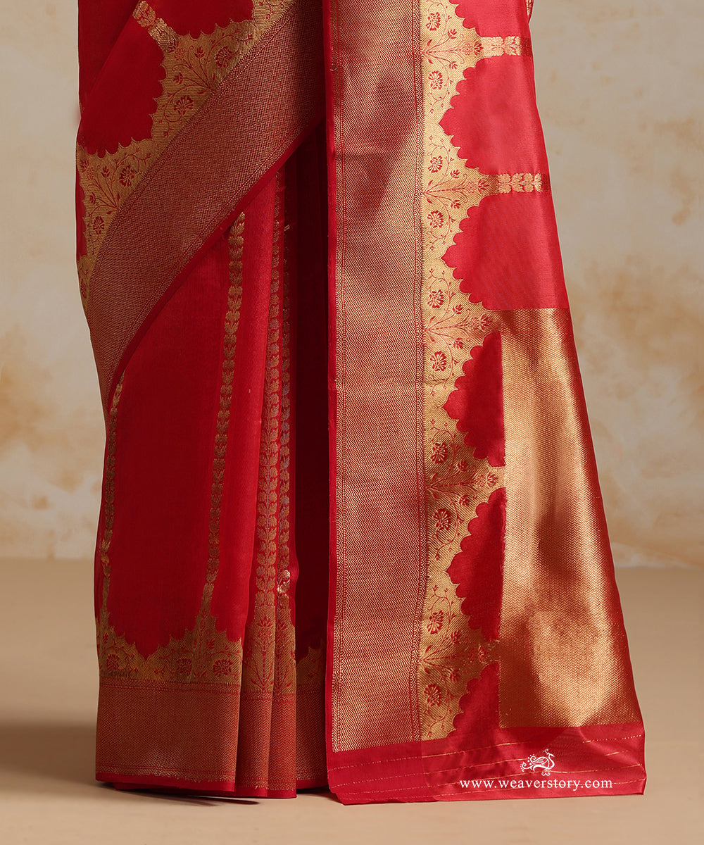 Red_Handloom_Pure_Silk_Chanderi_Saree_With_Gold_Flower_Bel_And_Havy_Saffron_Border_WeaverStory_04