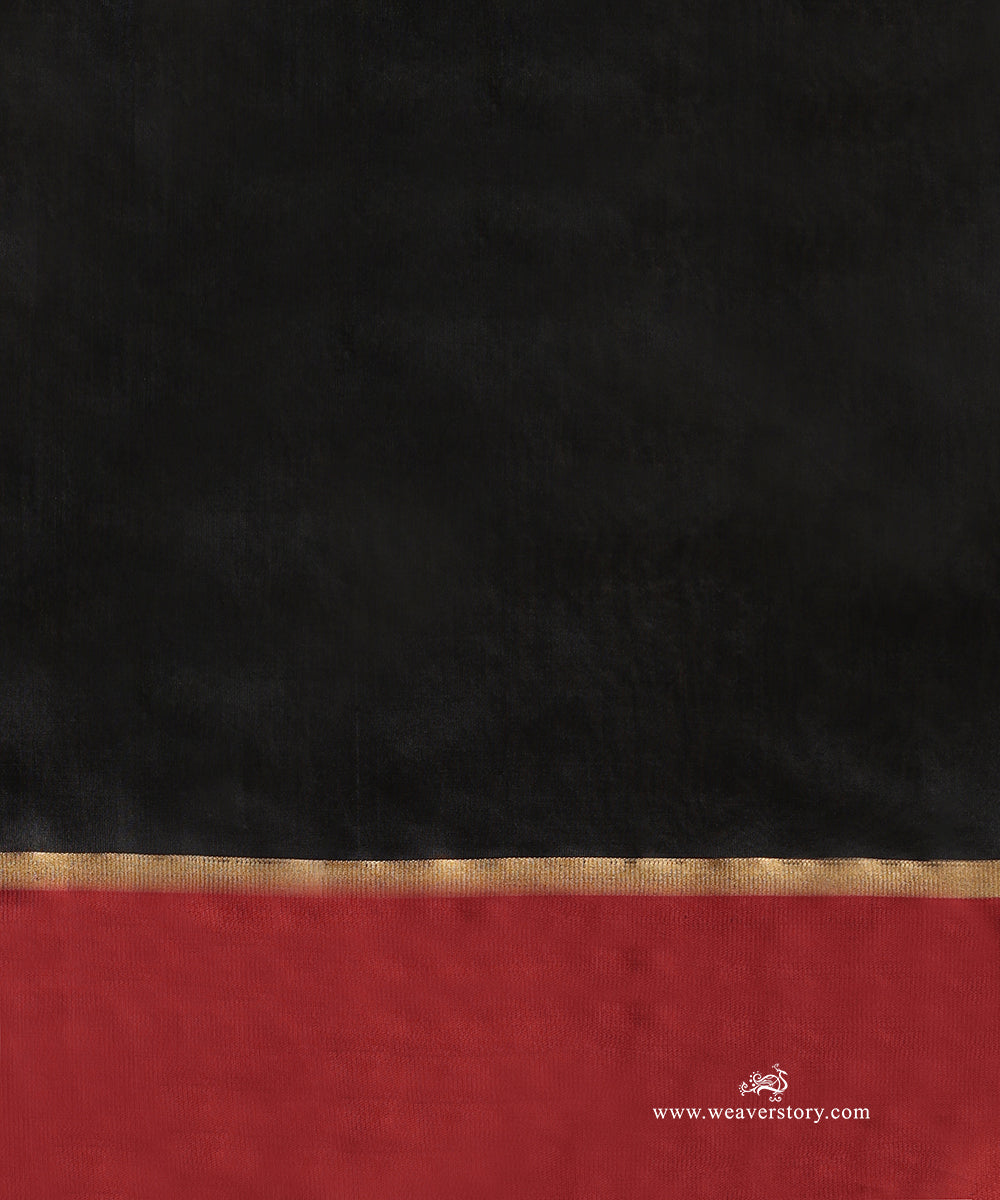 Black_Handloom_Pure_Silk_Chanderi_Saree_With_Tulip_Flower_Motifs_And_Dark_Peach_Mashroo_Border_WeaverStory_05