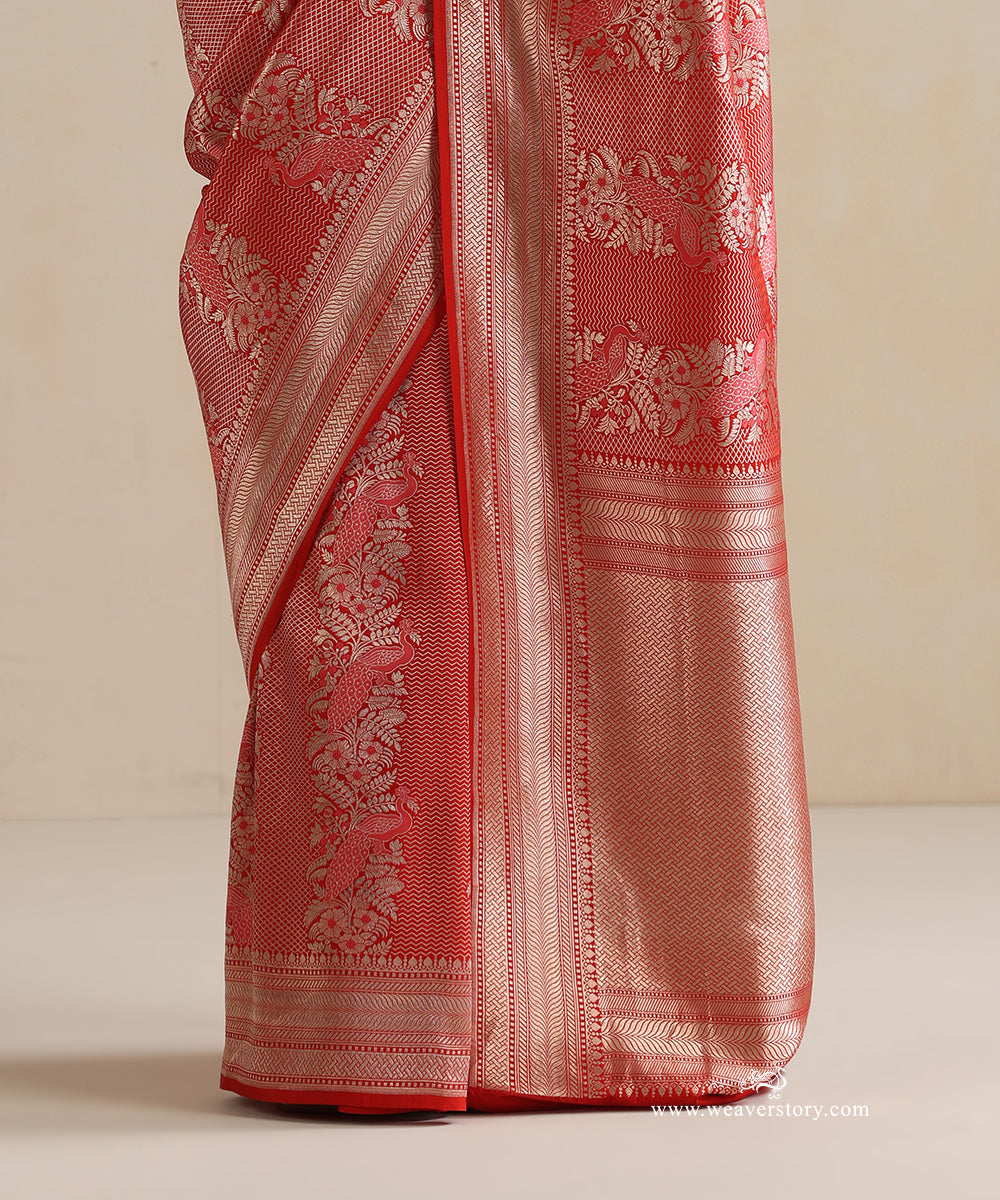 Handloom_Red_Pure_Soft_Pure_Katan_Silk_Kimkhab_Kimkhab_Banarasi_Saree_With_Peacock_And_Saffron_Jaal_WeaverStory_04