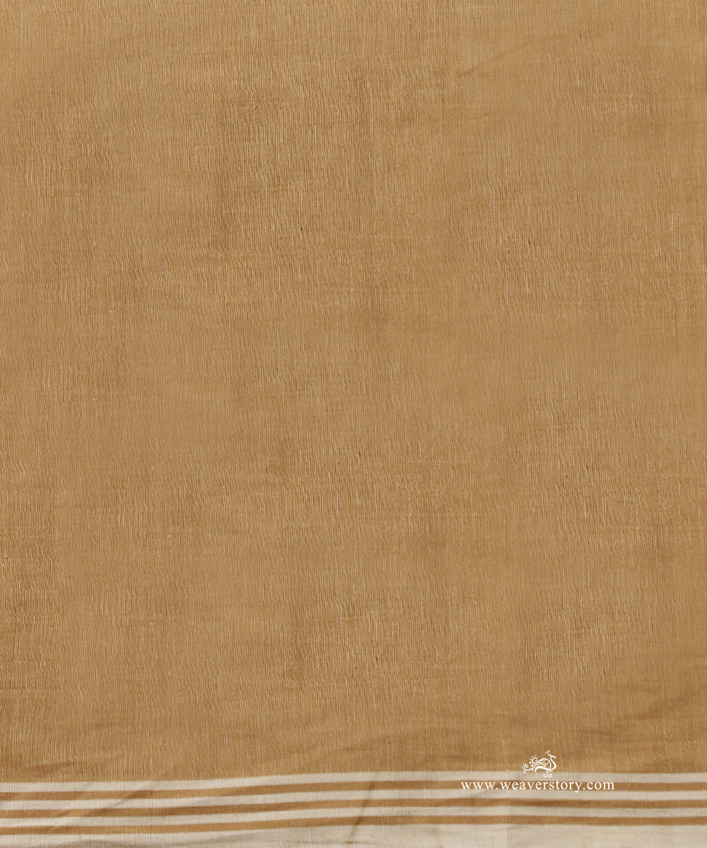 Sand_Beige_Handloom_Pure_Mulmul_Dhakai_Jamdani_Saree_With_Periwinkle_Flowers_Motifs_WeaverStory_05