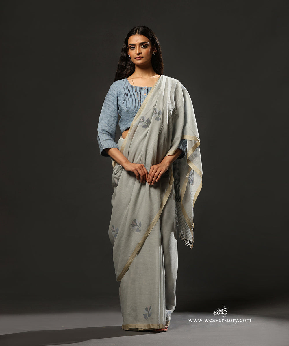Steel Grey Handloom Pure Mulmul Dhakai Jamdani Saree With Flower And Leaf Motif On Palla