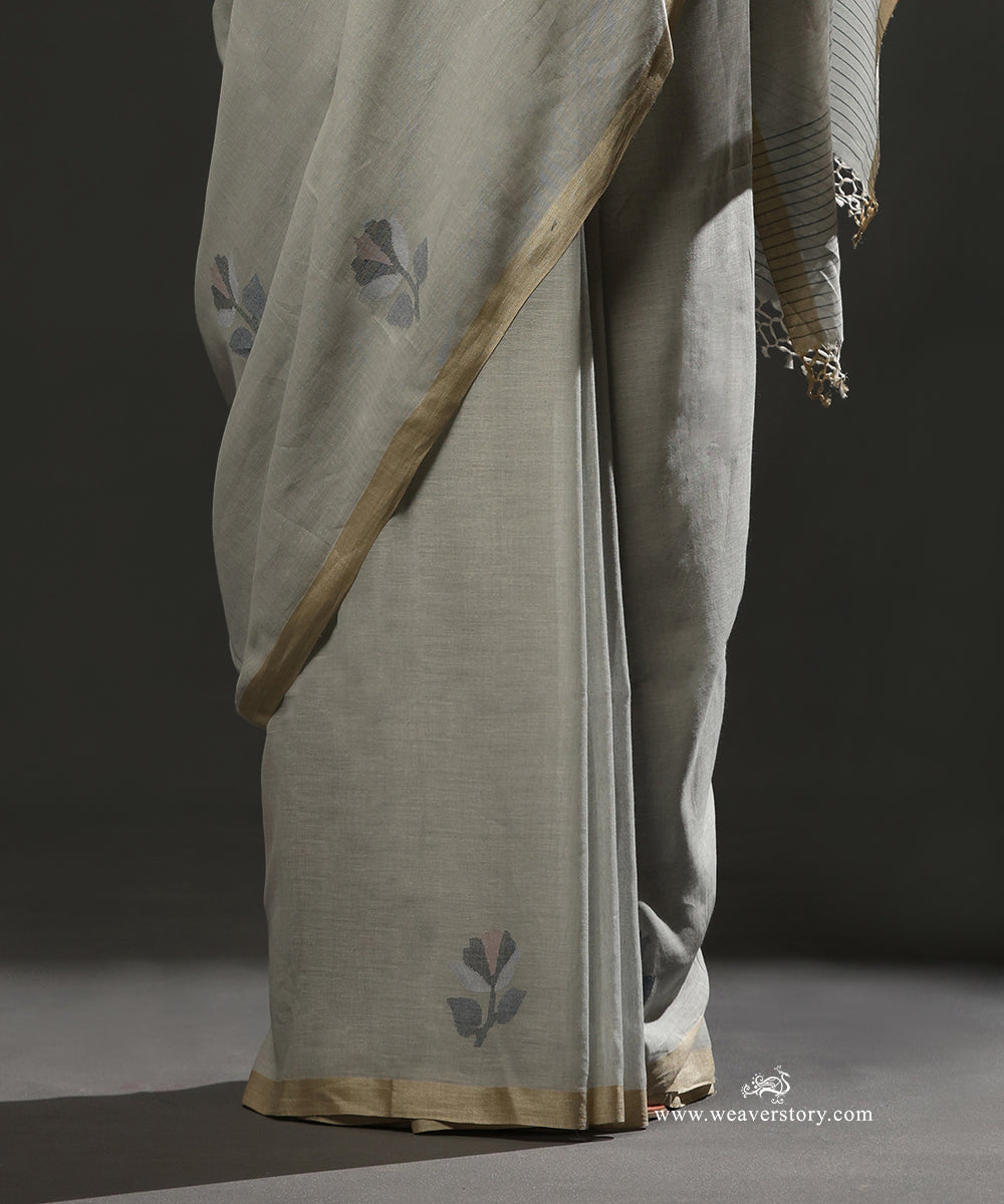 Steel Grey Handloom Pure Mulmul Dhakai Jamdani Saree With Flower And Leaf Motif On Palla