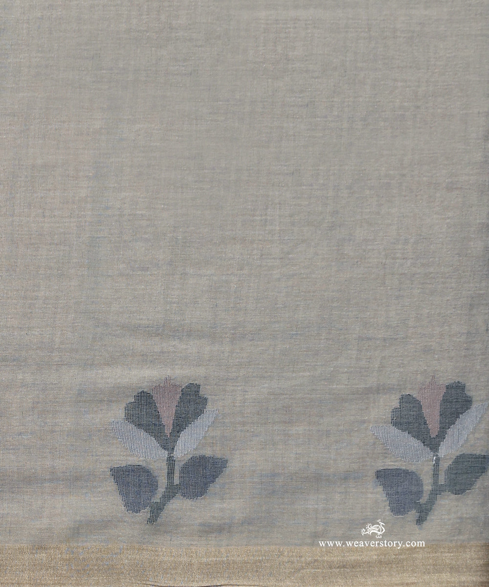 Steel Grey Handloom Pure Mulmul Dhakai Jamdani Saree With Flower And Leaf Motif On Palla