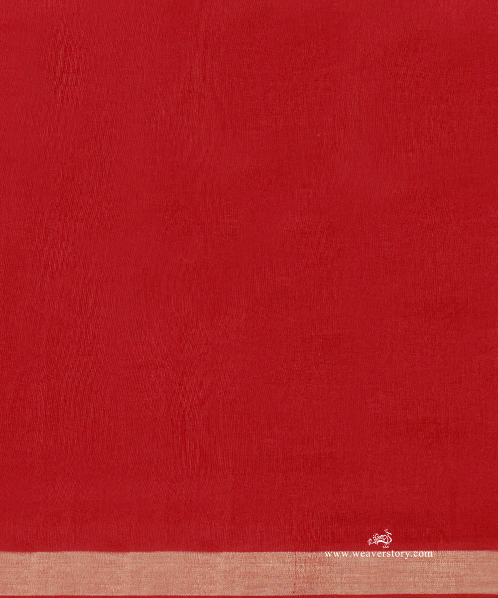 Red_Handloom_Pure_Mulmul_Dhakai_Jamdani_Saree_With_Small_Booti_And_Small_Birds_On_Palla_WeaverStory_05