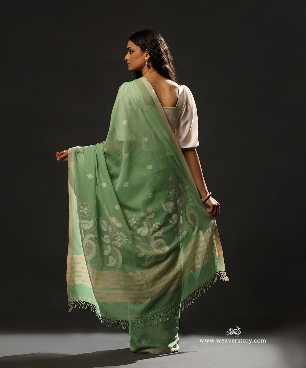 Mint_Green_Handloom_Pure_Mulmul_Dhakai_Jamdani_Saree_With_Peacock_Motifs_On_Palla_WeaverStory_03