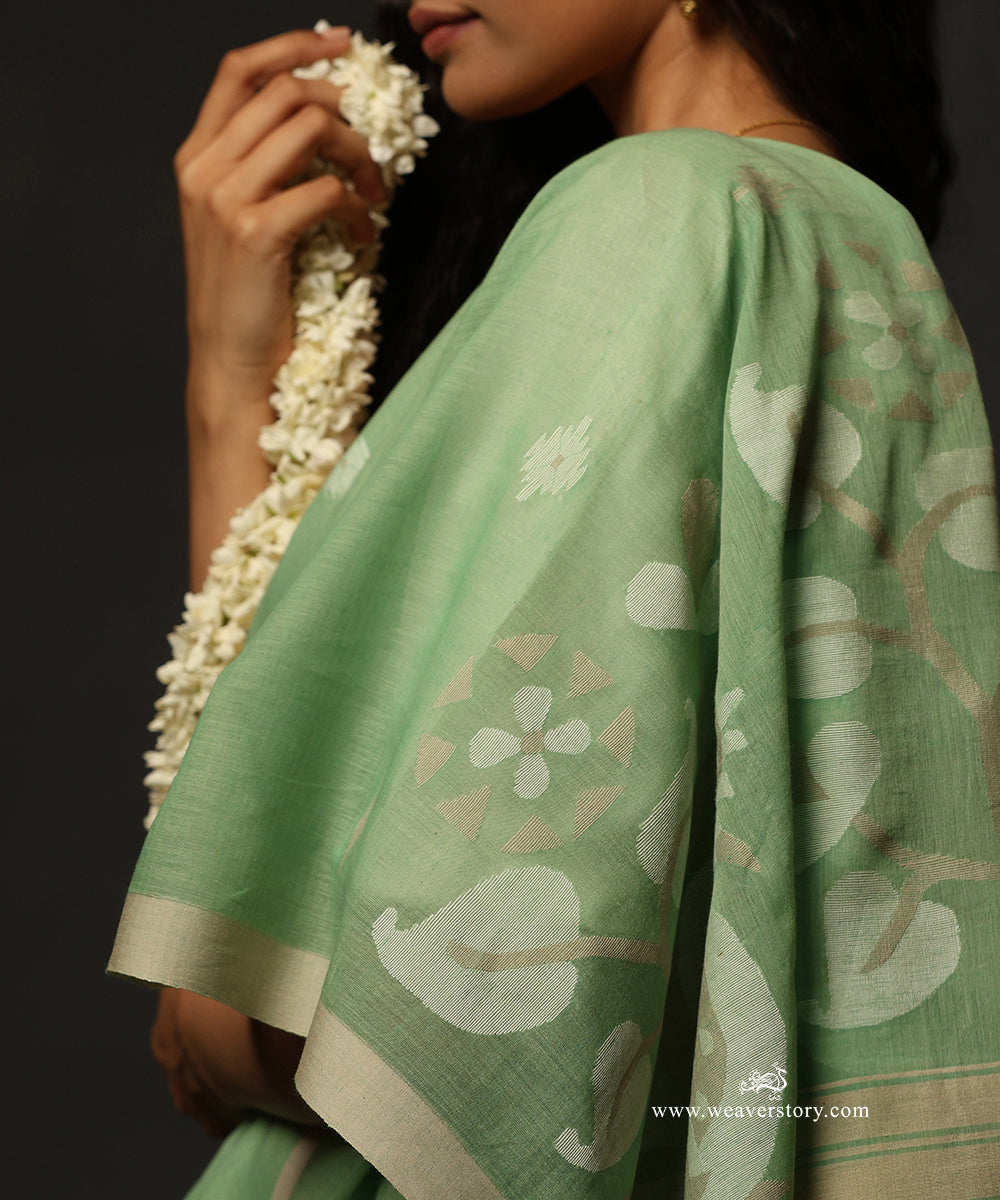 Mint_Green_Handloom_Pure_Mulmul_Dhakai_Jamdani_Saree_With_Peacock_Motifs_On_Palla_WeaverStory_05