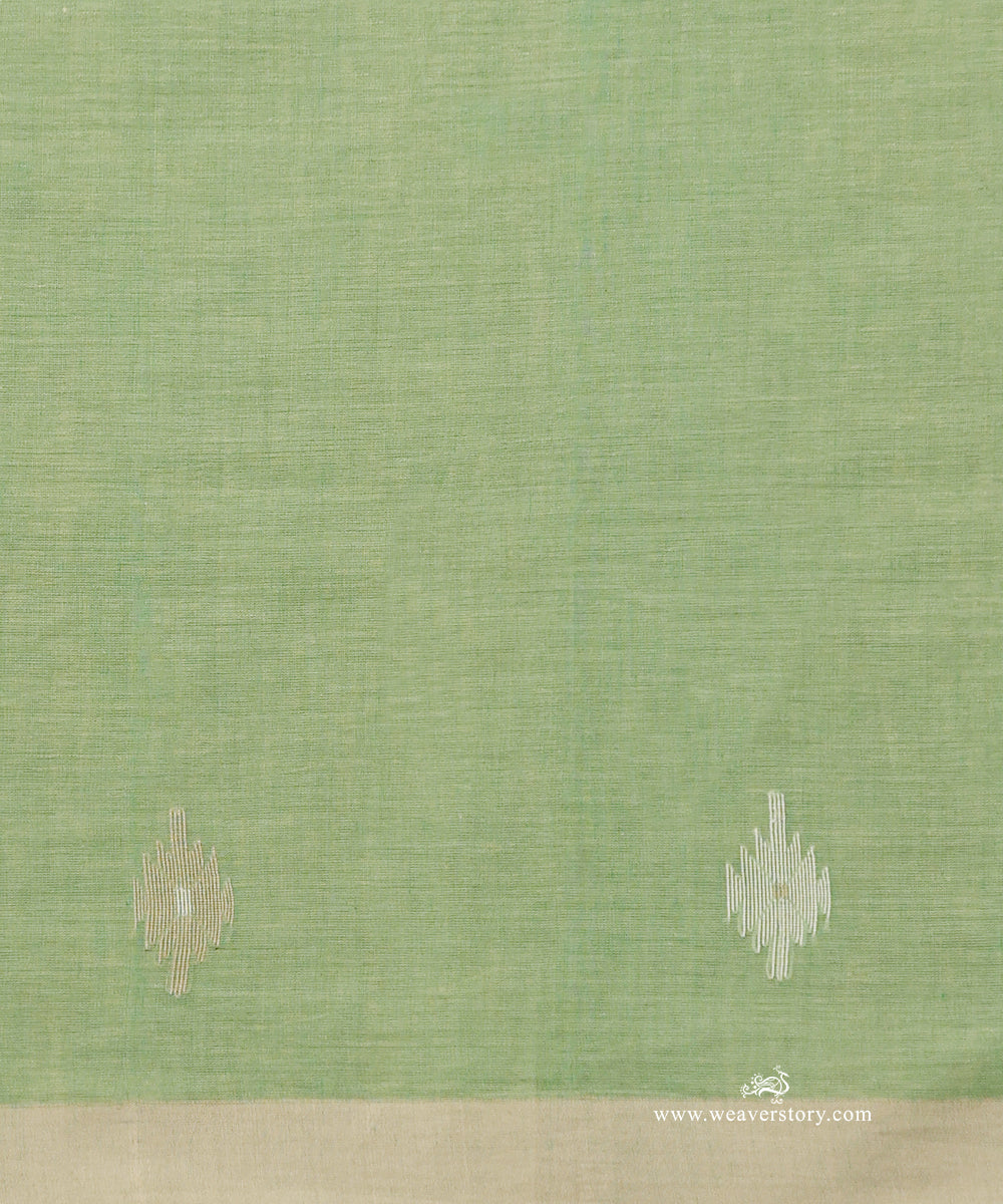 Mint_Green_Handloom_Pure_Mulmul_Dhakai_Jamdani_Saree_With_Peacock_Motifs_On_Palla_WeaverStory_06