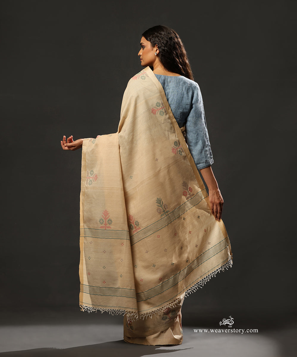 Pale_Sand_Handloom_Pure_Tussar_Dhakai_Jamdani_Saree_With_Flower_Border_WeaverStory_03