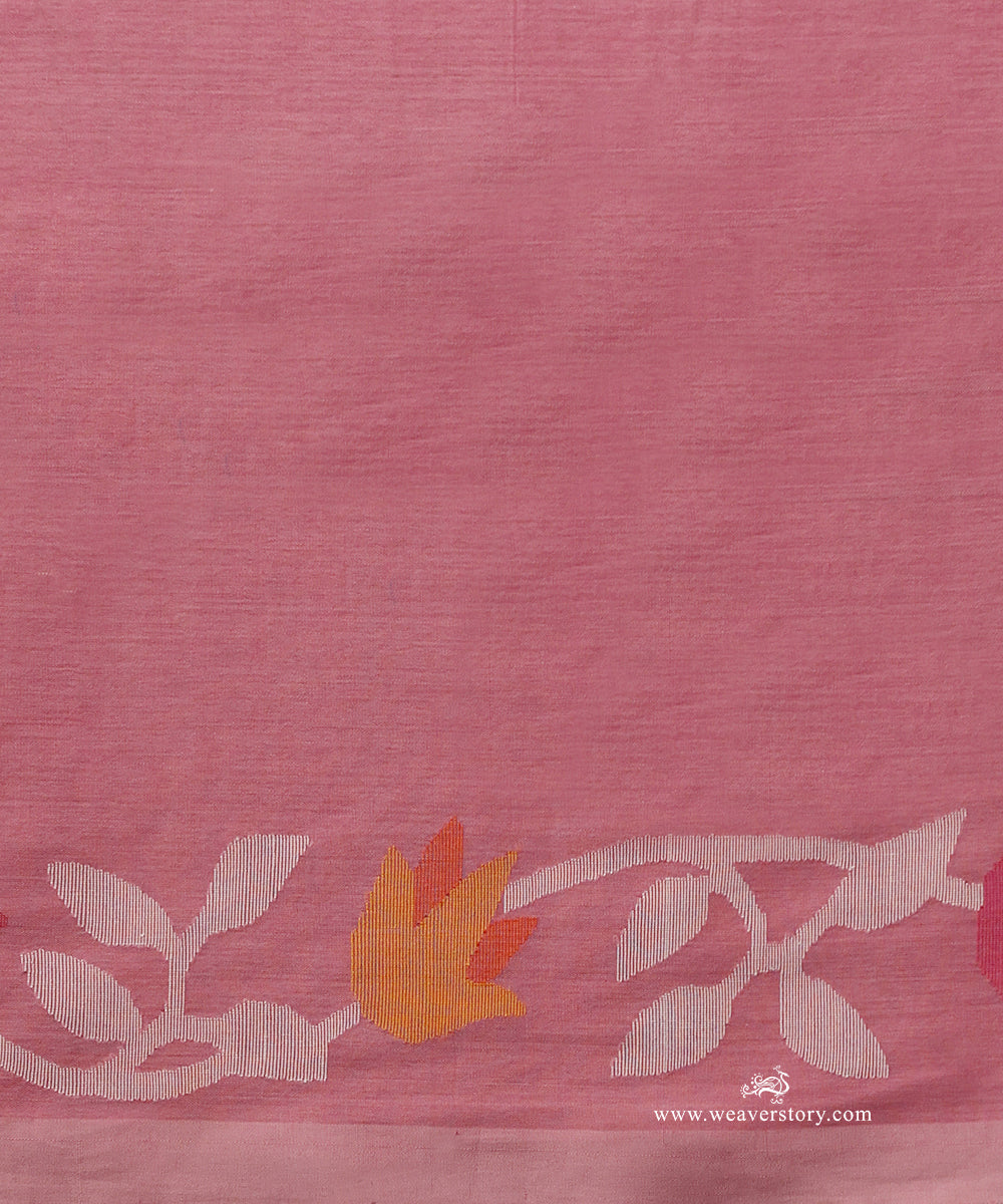 Soft_Pink_Handloom_Pure_Handspun_Cotton_Dhakai_Jamdani_Saree_With_Lotus_And_Floral_Jaal_WeaverStory_06