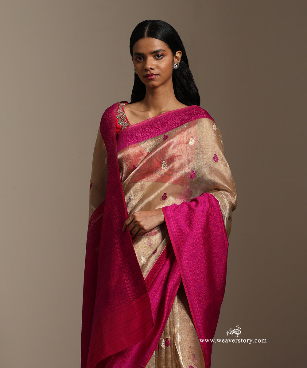 Gold_Handloom_Pure_Kora_Tissue_Silk_Banarasi_Boota_Saree_With_Resham_Silk_Border_WeaverStory_02