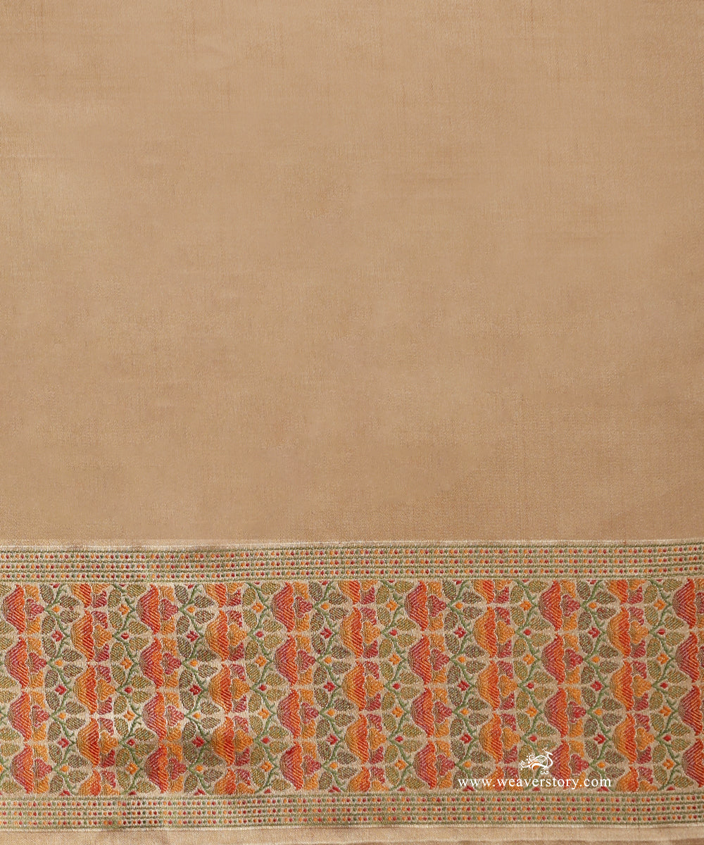 Cream_And_Brown_Handloom_Pure_Katan_Silk_Tanchoi_Jamawar_Saree_With_Allover_Rose_Jall_WeaverStory_05