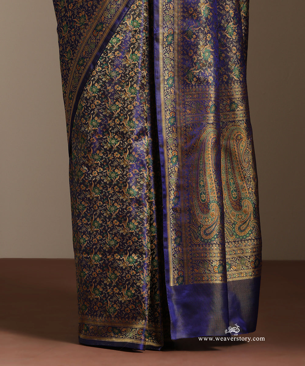 Blue_Handloom_Pure_Katan_Silk_Tanchoi_Jamawar_Saree_With_Allover_Flower_Jalland_Paisley_On_Pallu_WeaverStory_04