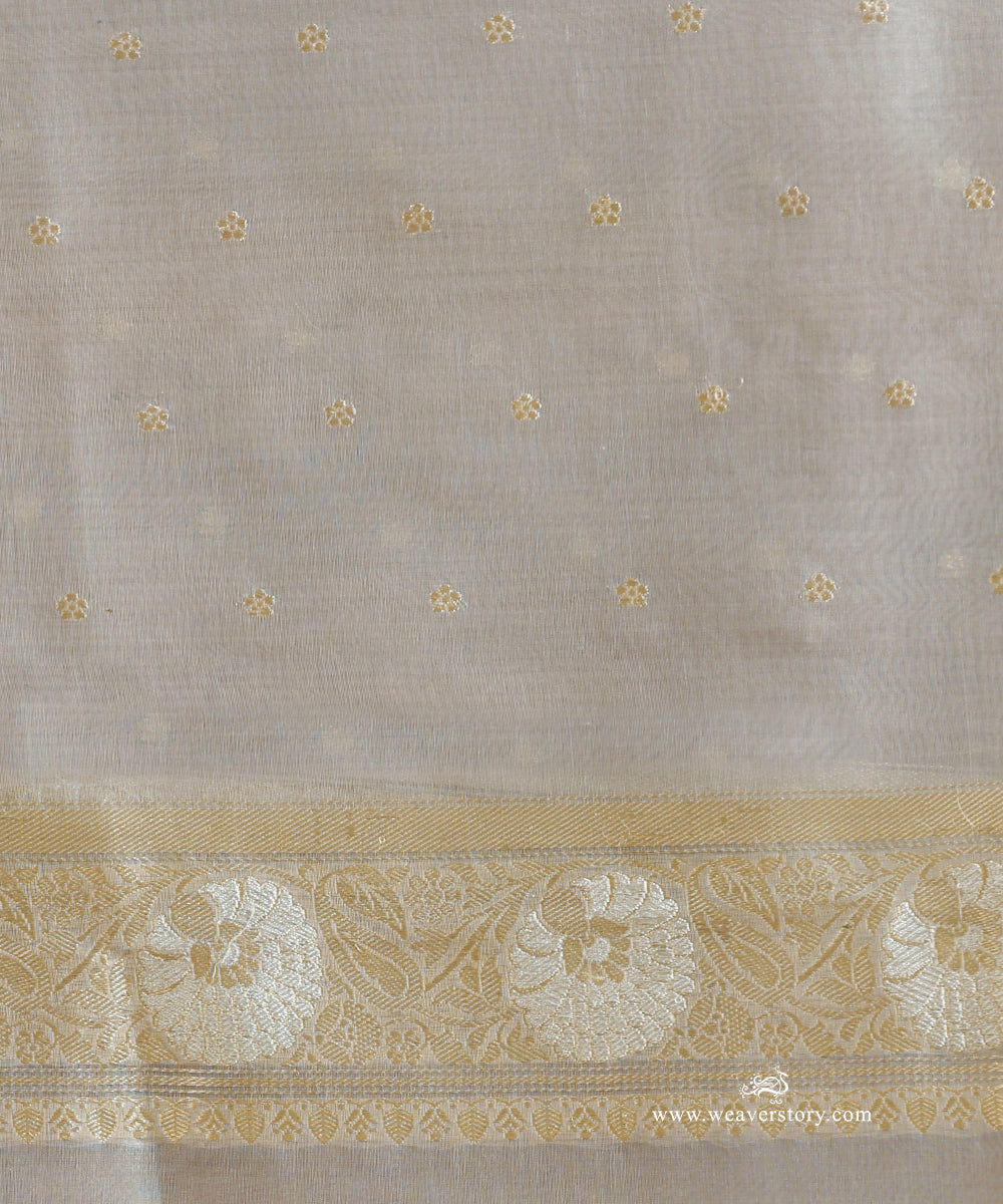 Gray_Handloom_Pure_Kora_Silk_Banarasi_Saree_With_Kadhwa_Ambi_Boota_With_Gold_And_Silver_Flowers_Bel_WeaverStory_05