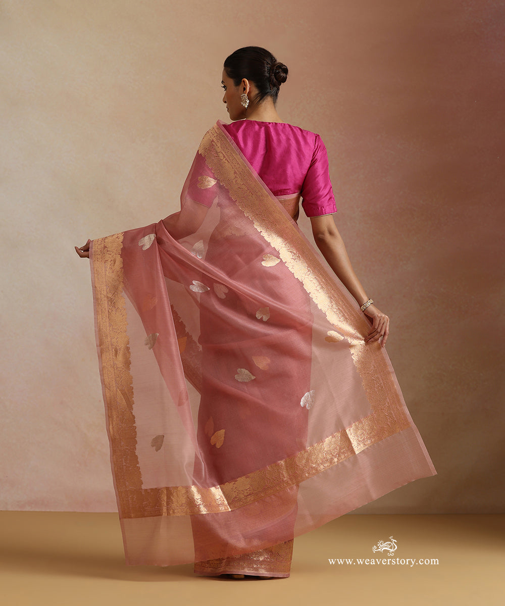 Old_Rose_Pure_Kora_Silk_Banarasi_Saree_With_Kadhwa_Lotus_Leaf_Boota_With_Gold_Zari_Flower_Bel_WeaverStory_03