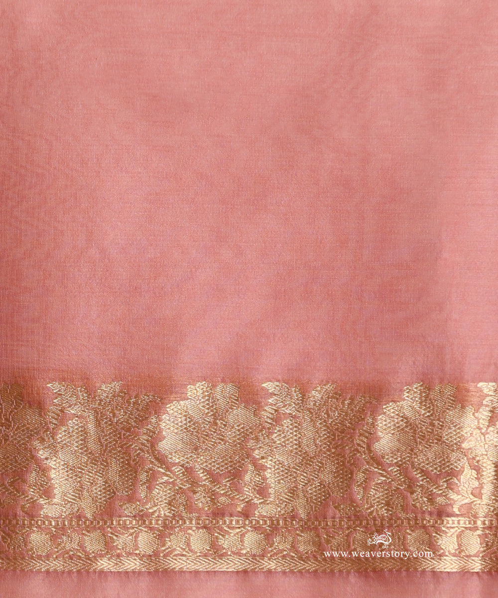 Old_Rose_Pure_Kora_Silk_Banarasi_Saree_With_Kadhwa_Lotus_Leaf_Boota_With_Gold_Zari_Flower_Bel_WeaverStory_05