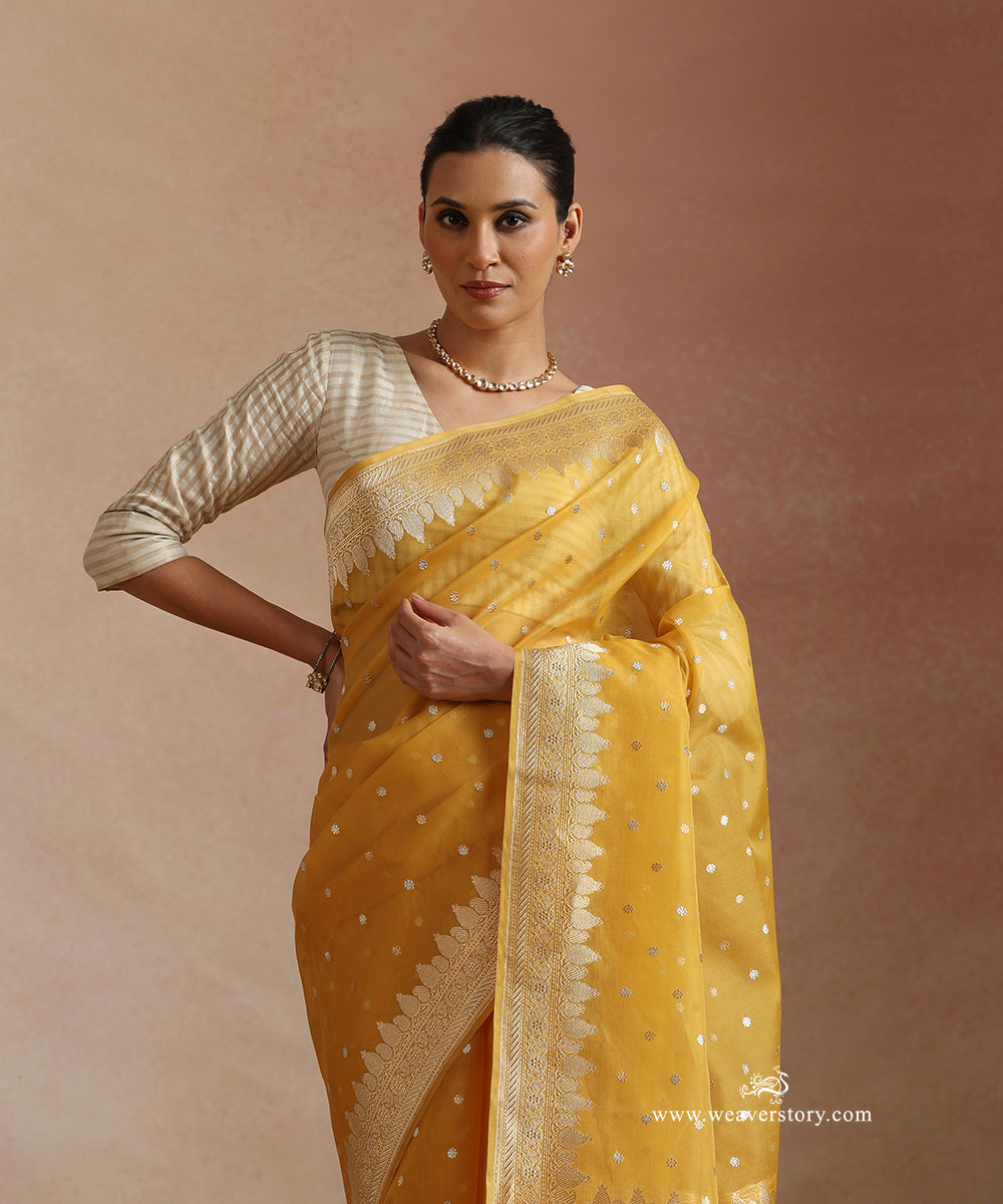 Mustard_Pure_Kora_Silk_Banarasi_Saree_With_Kadhwa_Sona_Rupa_Booti_WeaverStory_01