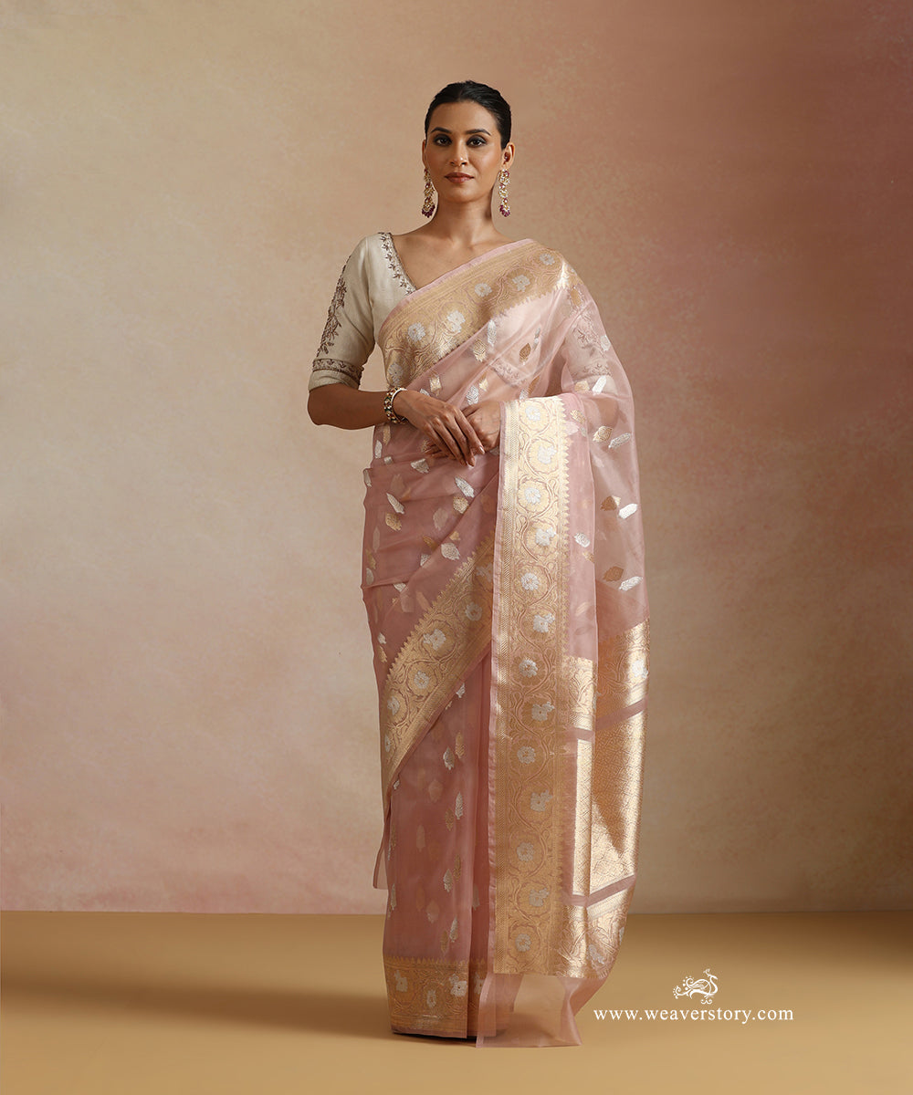 Baby_Pink_Pure_Kora_Silk_Banarasi_Saree_With_Kadhwa_Sona_Rupa_Boota_With_Floral_Border_WeaverStory_02