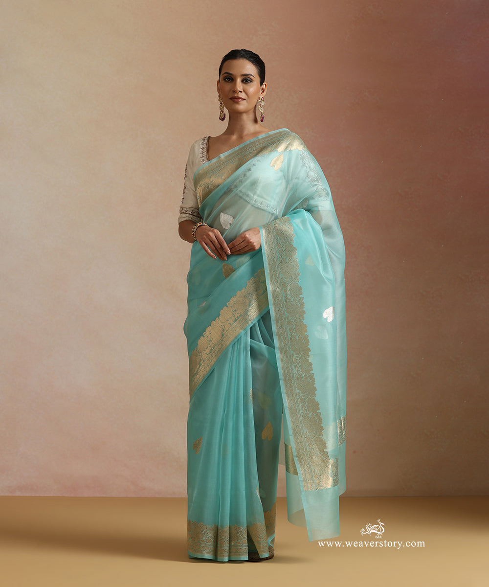 Ice_Blue_Pure_Kora_Silk_Banarasi_Saree_With_Kadhwa_Lotus_Leaf_Boota_With_Gold_Zari_Flower_Bel_WeaverStory_02