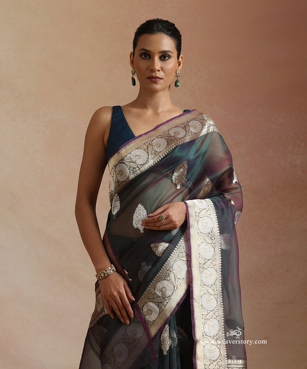 Peocock_Green_Pure_Kora_Silk_Banarasi_Saree_With_Kadhwa_Guldasta_Motifs_WeaverStory_01