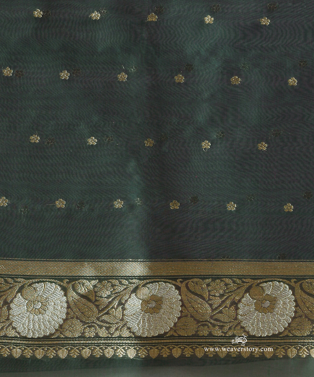 Peocock_Green_Pure_Kora_Silk_Banarasi_Saree_With_Kadhwa_Guldasta_Motifs_WeaverStory_05