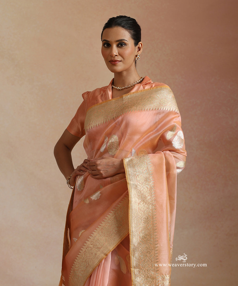 Peach_Pure_Kora_Silk_Banarasi_Saree_With_Kadhwa_Ambi_Boota_And_Guldasta_Motif_On_Pallu_WeaverStory_01