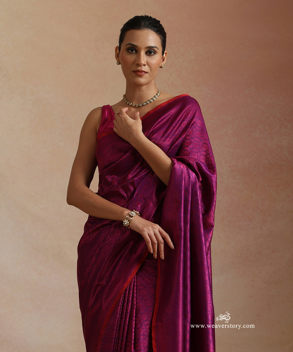 Blue_And_Purple_Handloom_Pure_Katan_Silk_Resham_Tanchoi_Banrasi_Saree_With_Small_Floral_And_Red_Selvedge_WeaverStory_01