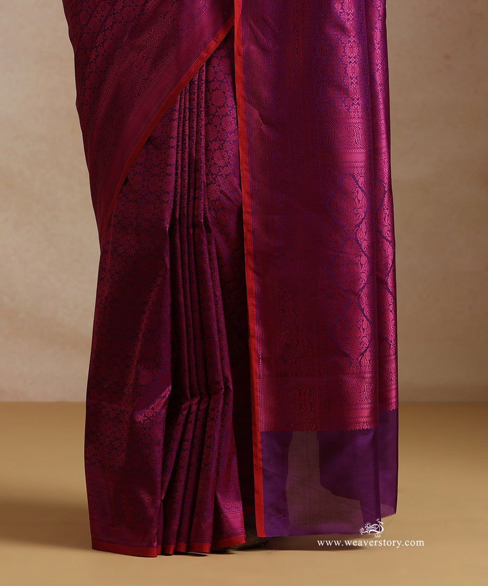 Blue_And_Purple_Handloom_Pure_Katan_Silk_Resham_Tanchoi_Banrasi_Saree_With_Small_Floral_And_Red_Selvedge_WeaverStory_04