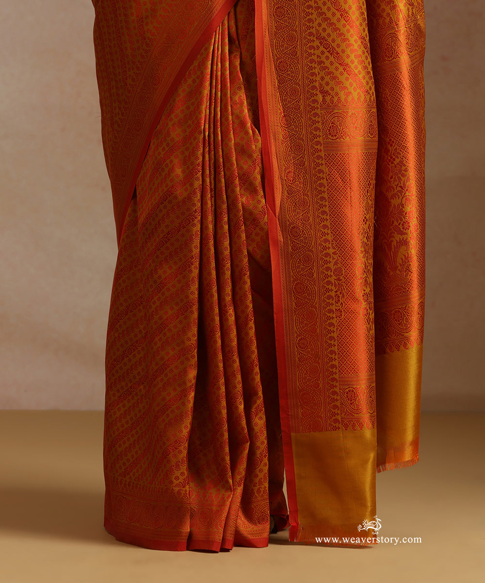 Mustard_And_Red_Handloom_Pure_Katan_Silk_Resham_Tanchoi_Banrasi_Saree_With_Small_Paisley_And_Flower_Aadi_Bel_WeaverStory_04