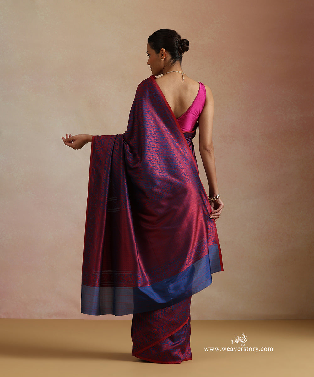Blue_And_Red_Handloom_Pure_Katan_Silk_Resham_Tanchoi_Banrasi_Saree_With_Small_Leaf_Bel_And_Red_Selvedge_WeaverStory_03
