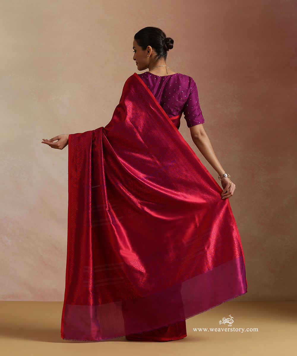 Red_And_Purple_Handloom_Pure_Katan_Silk_Resham_Tanchoi_Banrasi_Saree_With_Flower_Jall_WeaverStory_03