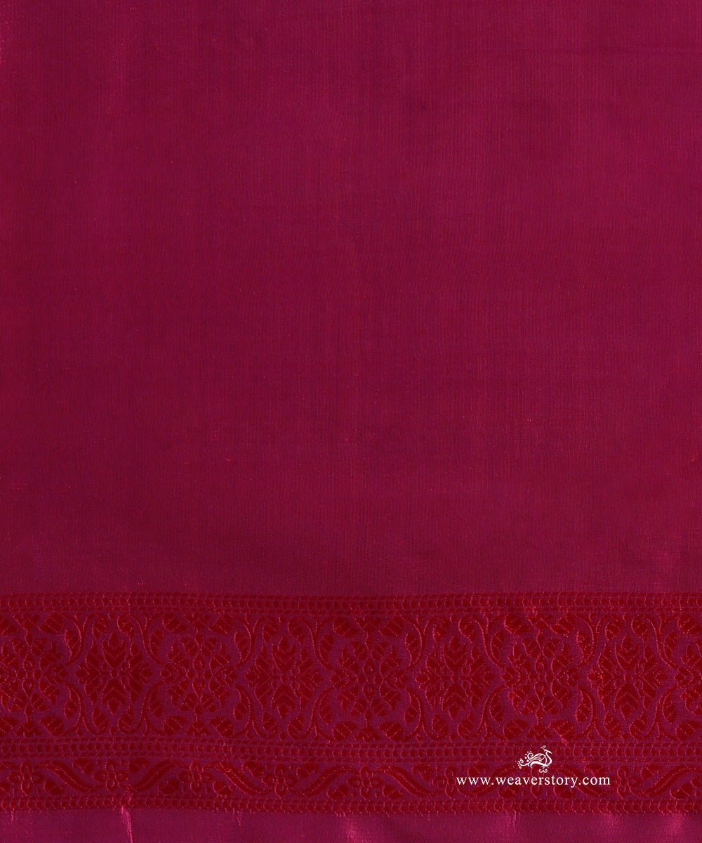 Red_And_Purple_Handloom_Pure_Katan_Silk_Resham_Tanchoi_Banrasi_Saree_With_Flower_Jall_WeaverStory_05