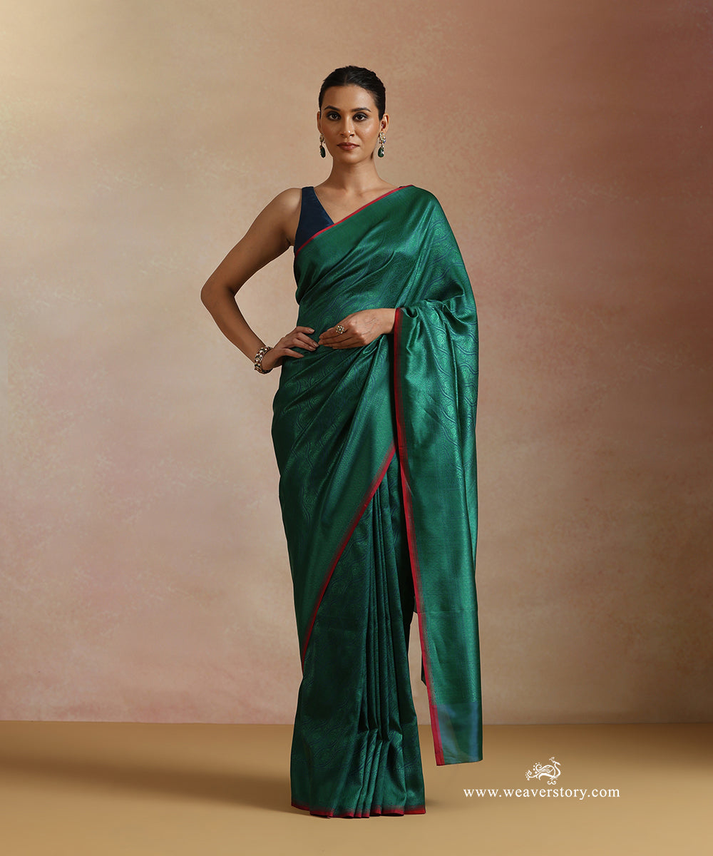 Teal_Green_Handloom_Pure_Katan_Silk_Resham_Tanchoi_Banrasi_Saree_With_Flower_Bel_And_Pink_Selvedge_WeaverStory_02