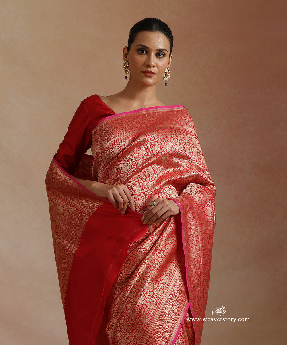 Red_Handloom_Pure_Katan_Silk_Kimkhab_Banrasi_Saree_With_Pink_Selvedge_WeaverStory_01