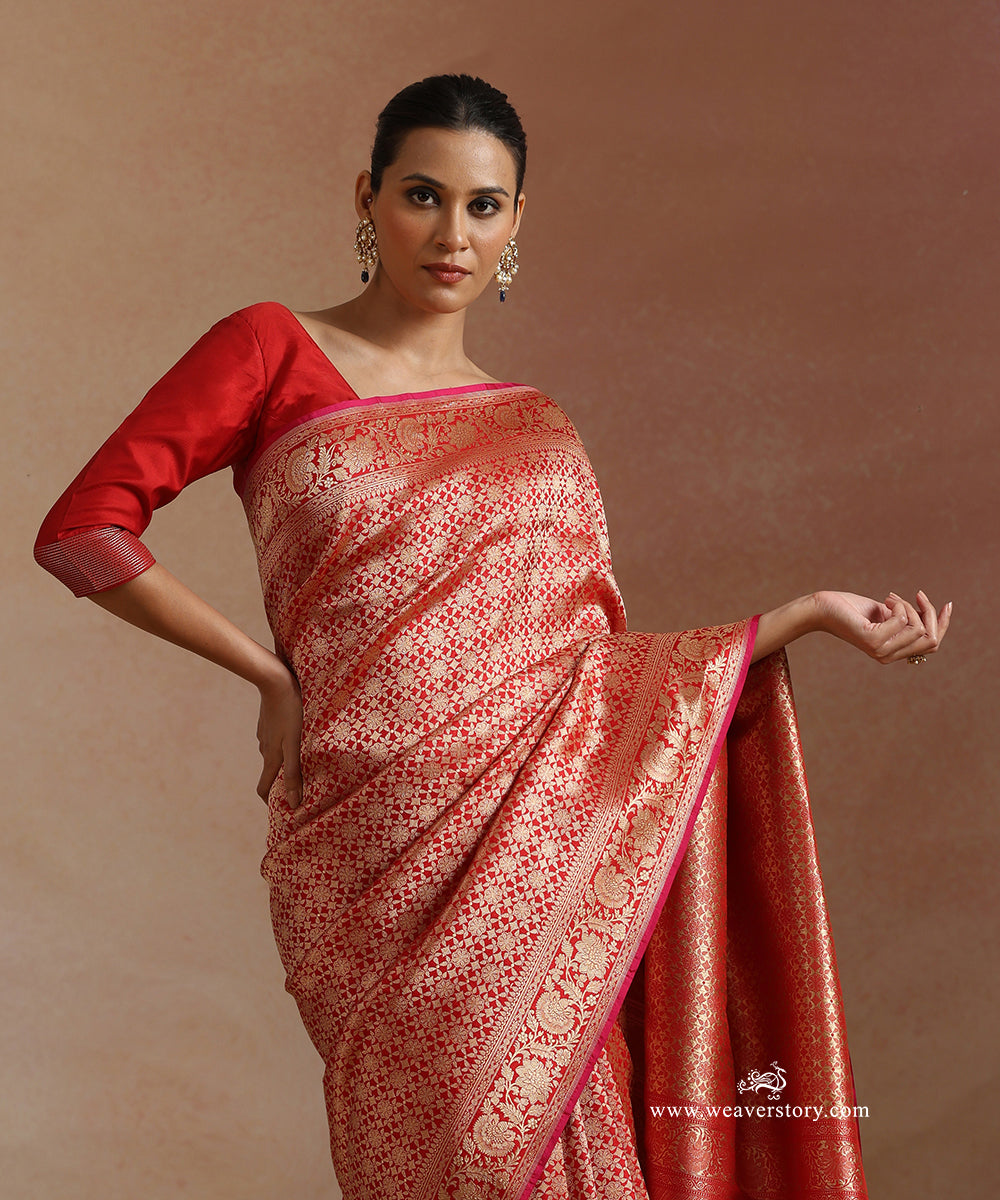 Red_Handloom_Pure_Katan_Silk_Kimkhab_Banrasi_Saree_With_Samll_Flower_WeaverStory_01