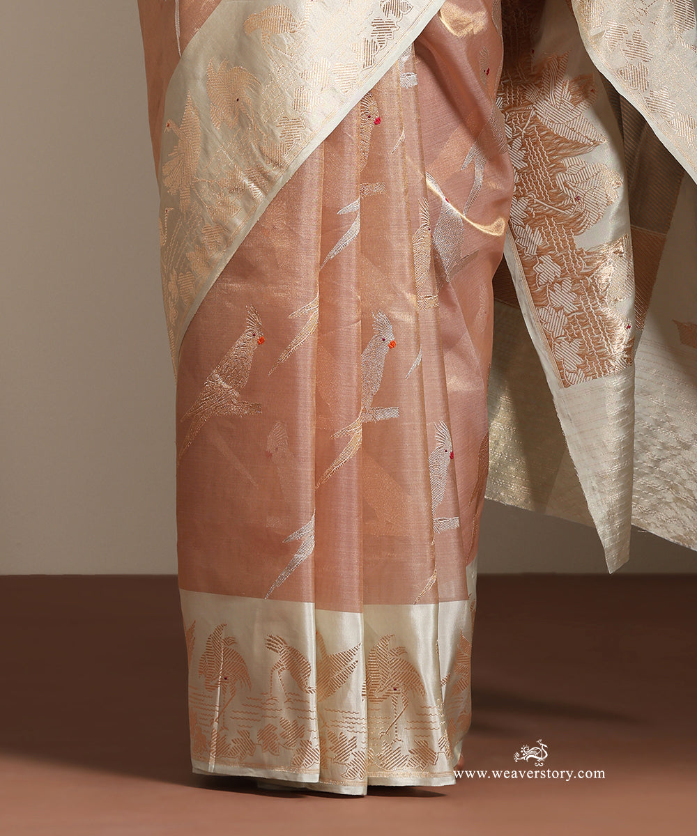 Soft_Pink_Handloom_Pure_Tissue_Silk_Cockatail_Motif_Saree_With_Duck_Motif_On_Border_And_Red_Meena_WeaverStory_04
