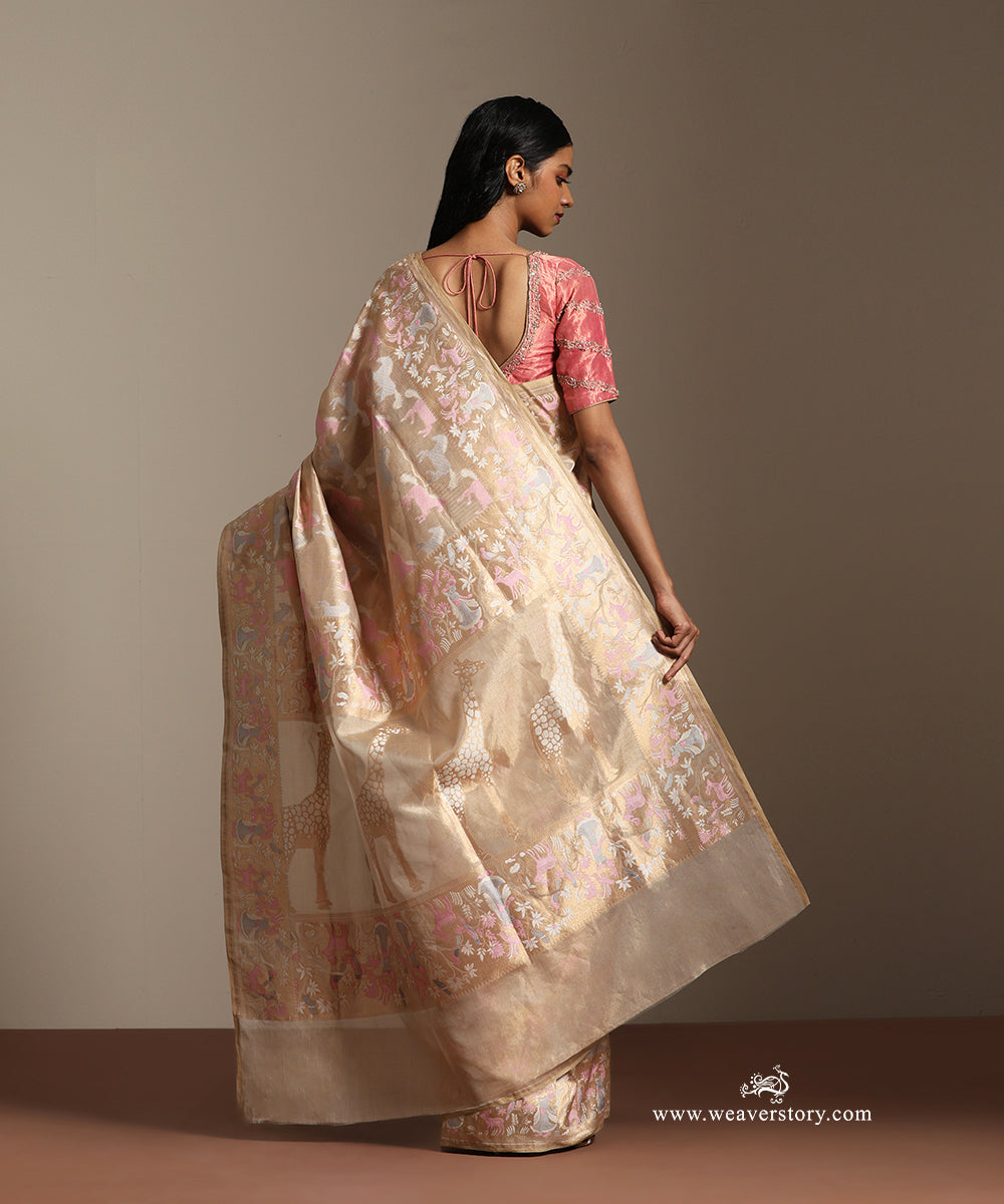 Gold_Handloom_Pure_Tissue_Silk_Banarasi_Shikargha_Saree_With_Zebra_Motifs_On_Pallu_WeaverStory_03