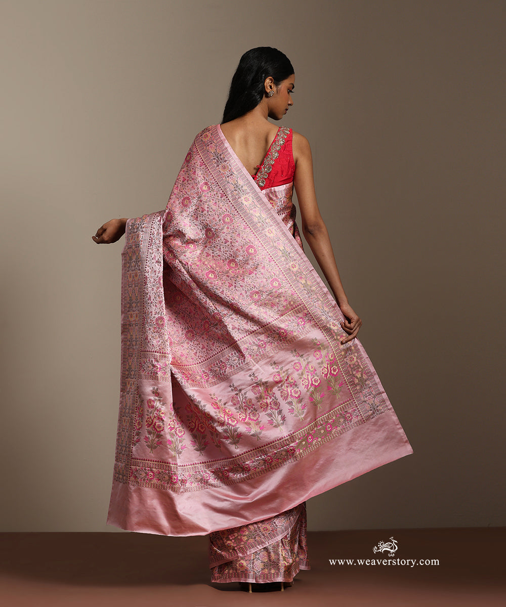 Soft_Pink_Handloom_Pure_Katan_Silk_Tanchoi_Banarasi_Saree_With_Rose_Flower_Jall_WeaverStory_03