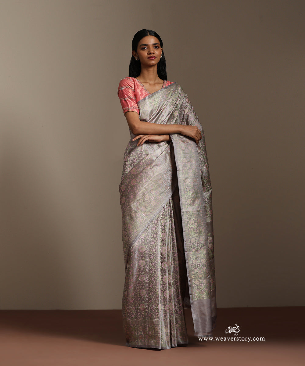 Gray_Handloom_Pure_Katan_Silk_Tanchoi_Banarasi_Saree_With_Rose_Flower_Jall_WeaverStory_01
