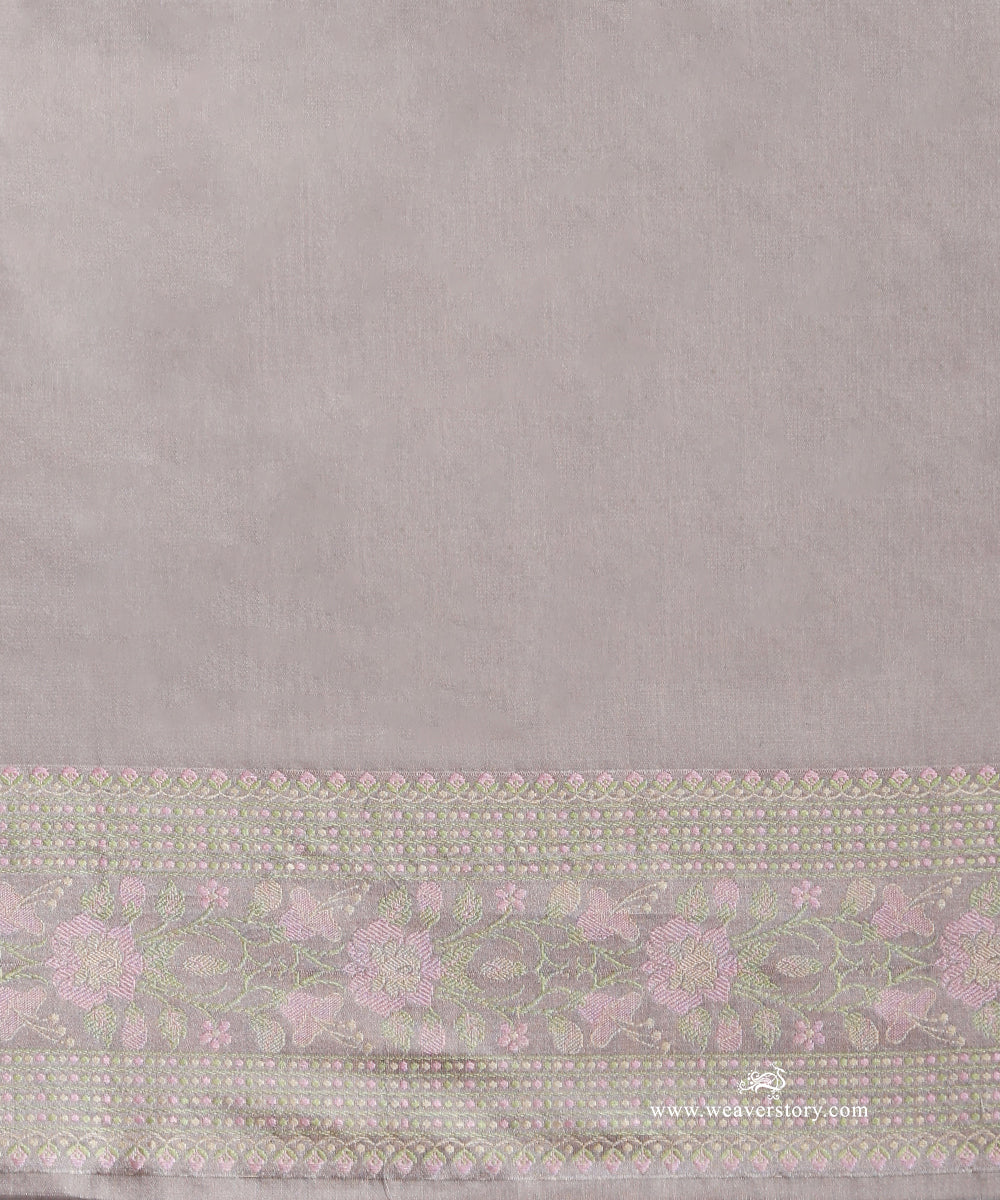 Gray_Handloom_Pure_Katan_Silk_Tanchoi_Banarasi_Saree_With_Rose_Flower_Jall_WeaverStory_05
